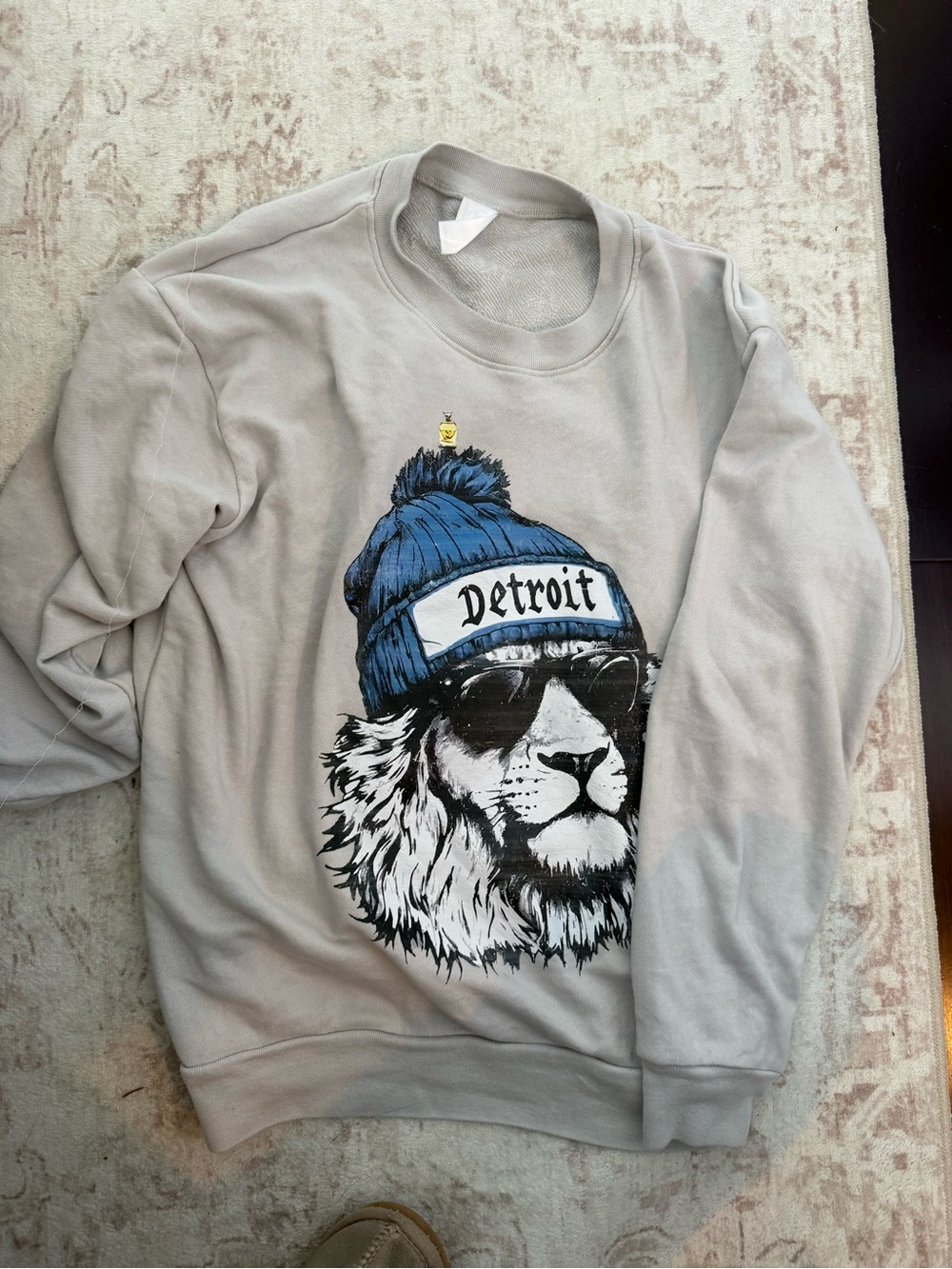 Detroit Lion Graphic Crewneck Sweatshirt - Light Gray with Blue Beanie
